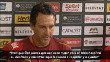 Unai Emery hace público su apoyo total a su futbolista Mesut Özil