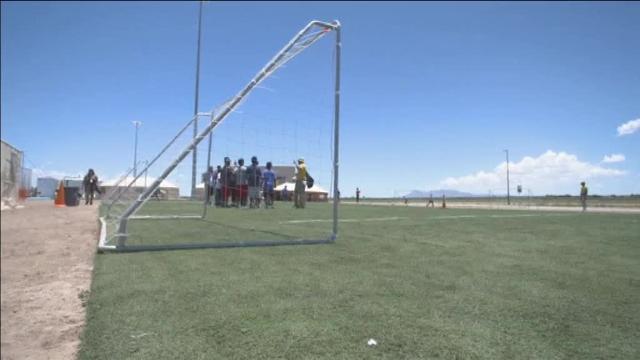 Más de dos mil niños siguen separados de sus padres en la frontera de Estados Unidos