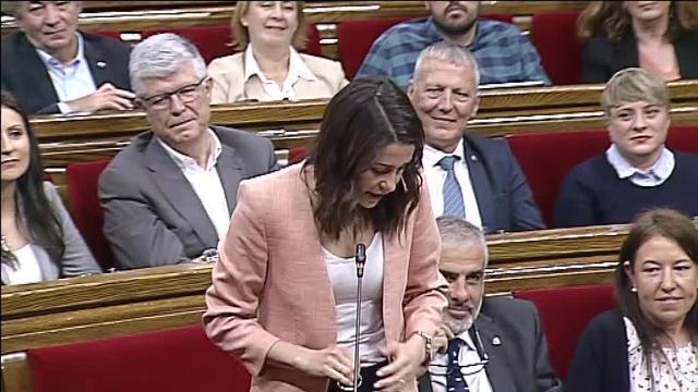 Tensión e ironía en el último pleno de Arrimadas en el Parlament