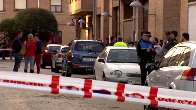 Un hombre mata a sus padres octogenarios enfermos que tenía a su cuidado