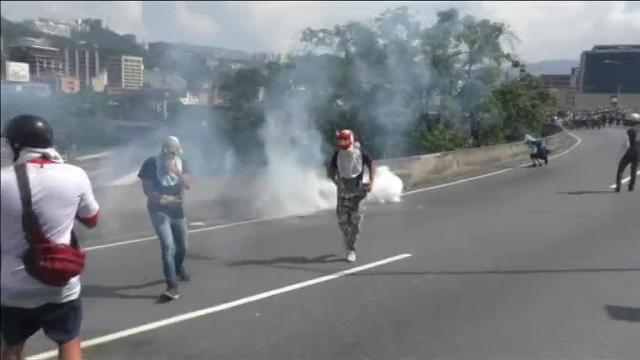 La protesta de la oposición paraliza el centro de Caracas
