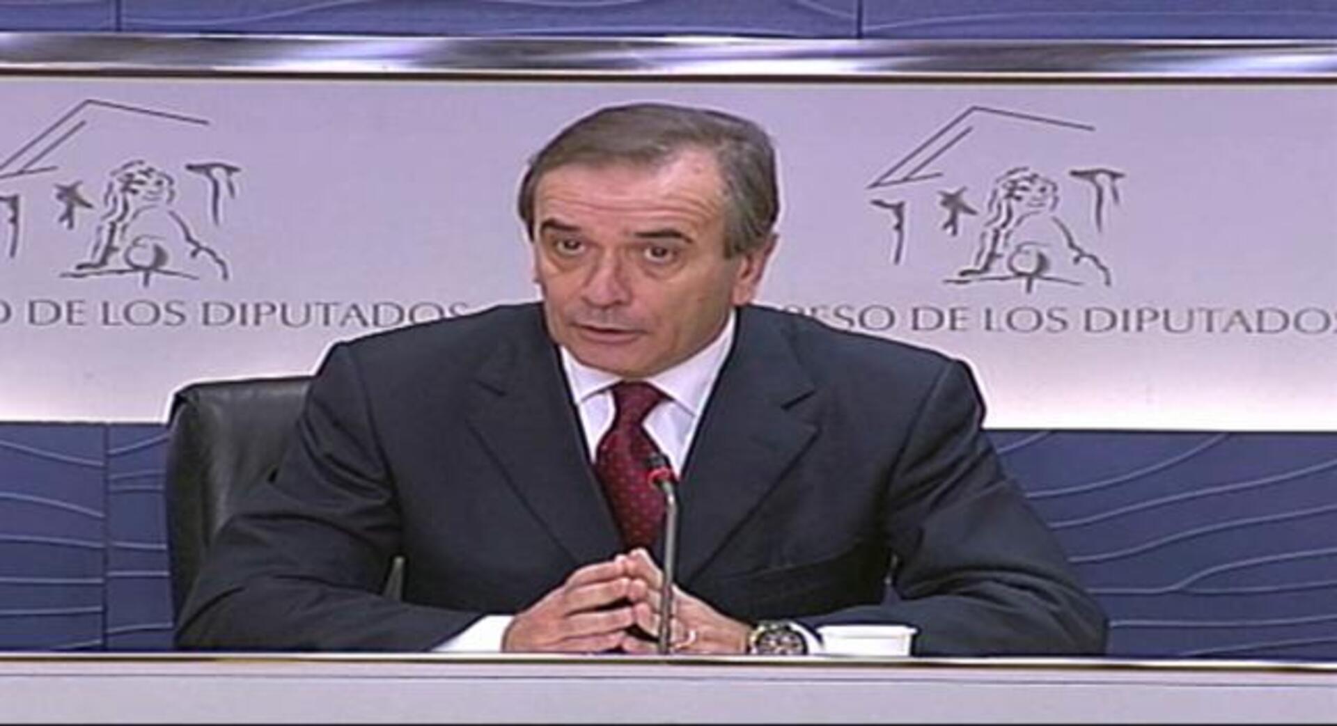 Zapatero convoca un Consejo de Ministros para pedir la prórroga del estado de alarma