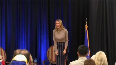 Familia Trump al completo. De izquierda a derecha: Barron entre su padre y su madre Melania, Ivanka junto a su marido Jared Kusher, Tiffany y por último; Vanessa, mujer del primogénito de Donald y la pequeña de sus cinco hijos Kai