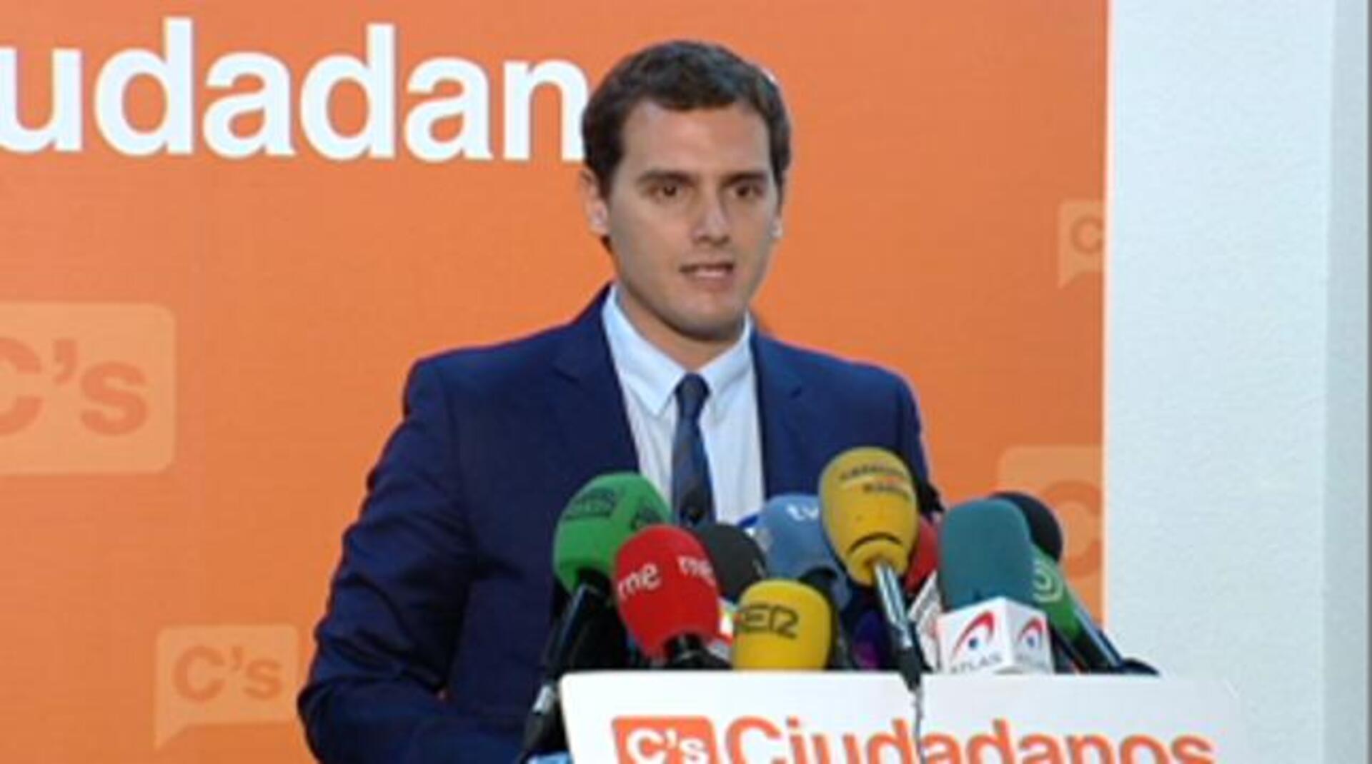 Rajoy y Sánchez durante una sesión parlamentaria