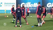 Caras largas en el entrenamiento del Barça