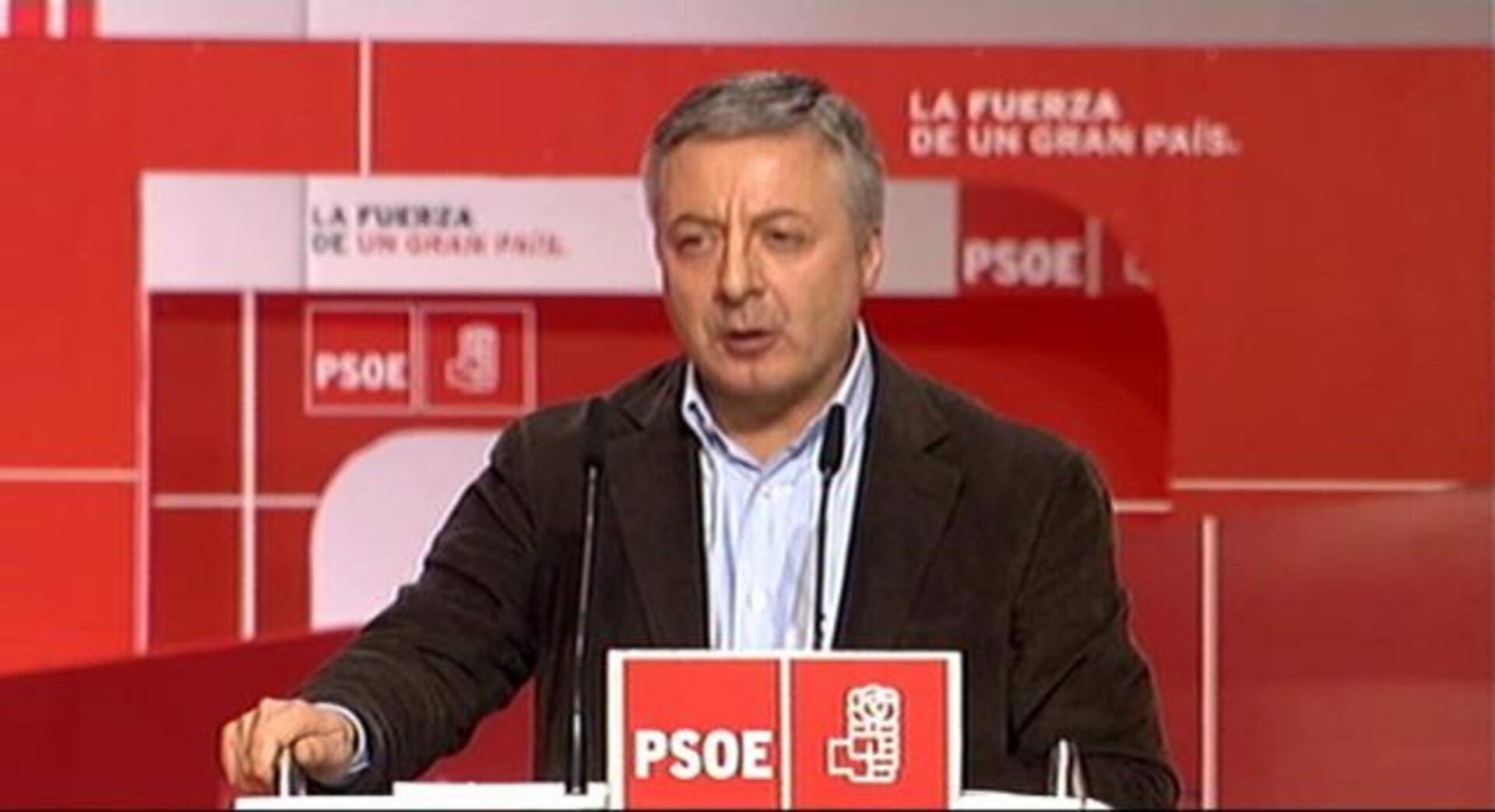 Chaves y Blanco defienden la «grandeza» de Zapatero ante unos «barones» que quieren que anuncie ya su renuncia