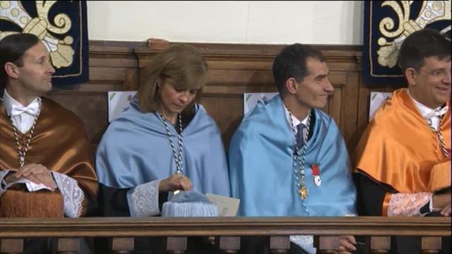 El Rey entrega el premio Cervantes a Eduardo Mendoza