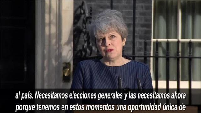 La primera ministra británica, Theresa May, este martes frente a su residencia en el número 10 de Downing Street