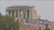 La Ácrópolis de Atenas amanece con pancartas contra el acuerdo con Macedonia