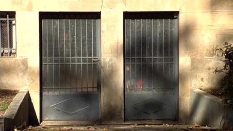 La furgoneta para trasladar el cuerpo del general Sanjurjo, que estaba en la cripta del Monumento a los Caídos