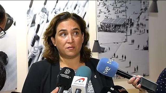 Colau advierte a Valls: &quot;No vamos a permitir que intente manchar el nombre de Barcelona&quot;