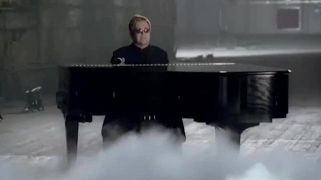 Elton John, en un concierto para recaudar fondos para Hillary Clinton