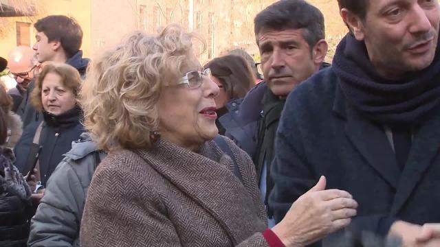 Mateo Feijóo y Celia Mayer (en el centro), junto a los artistas invitados a la presentación de las Naves de Matadero