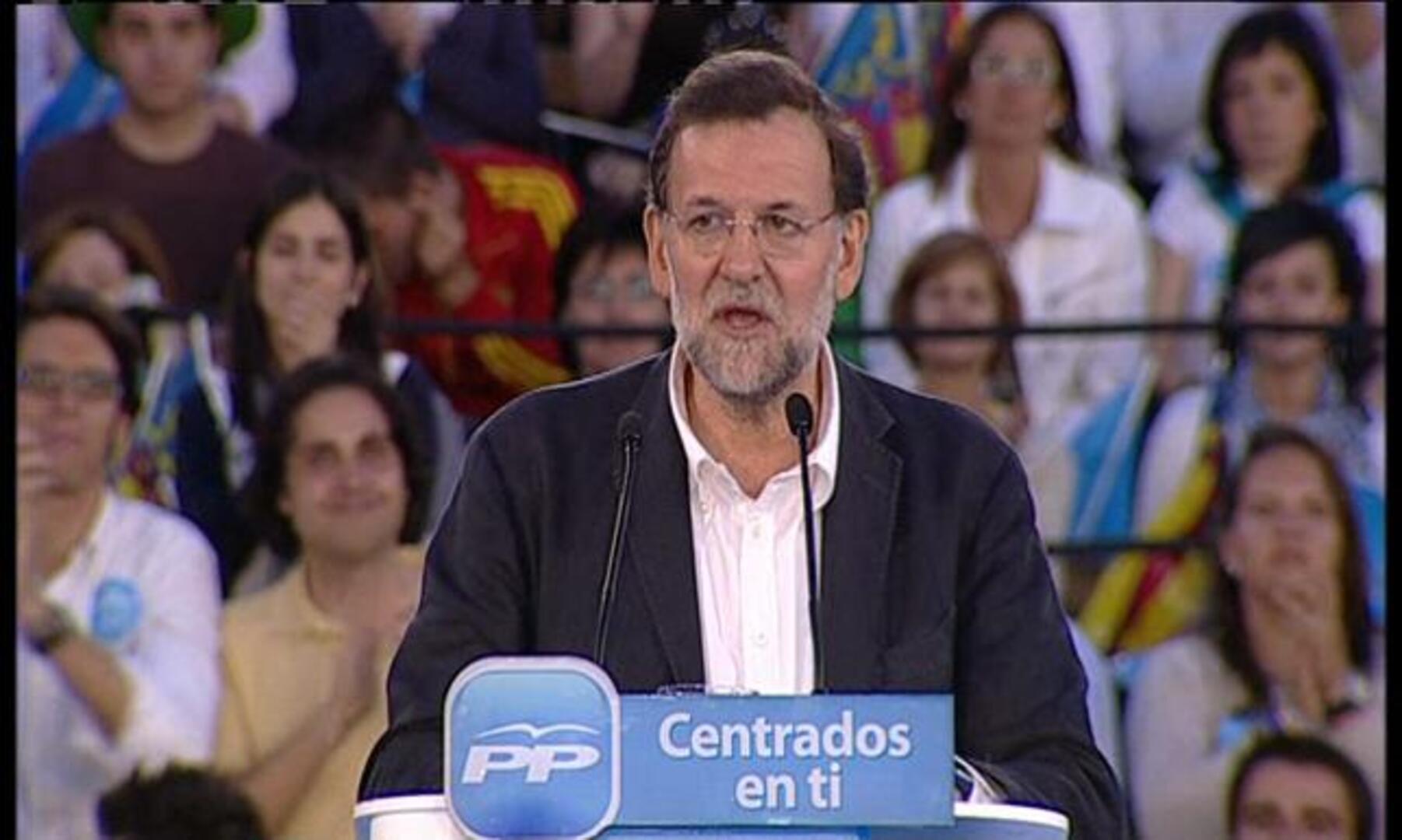 Rajoy expresa su apoyo a Camps en un mitin con más de 20.000 personas
