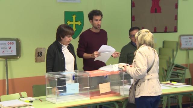 Arranca la histórica jornada del 26M con &quot;absoluta normalidad&quot;