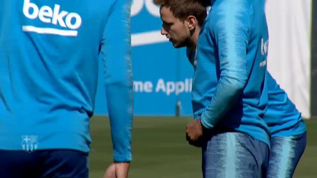 El FC Barcelona entrena con vistas a su visita a Old Trafford