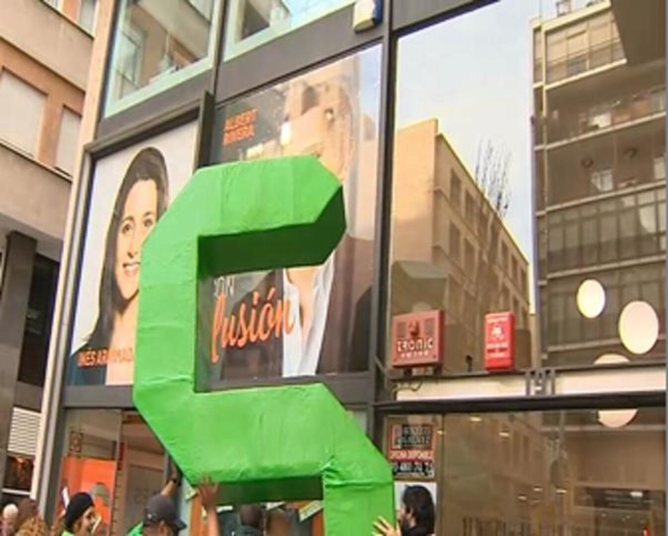 Rivera vincula a Podemos y Colau el escrache a su sede en Barcelona