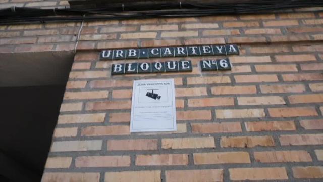 Brutal paliza a una sexagenaria en un portal