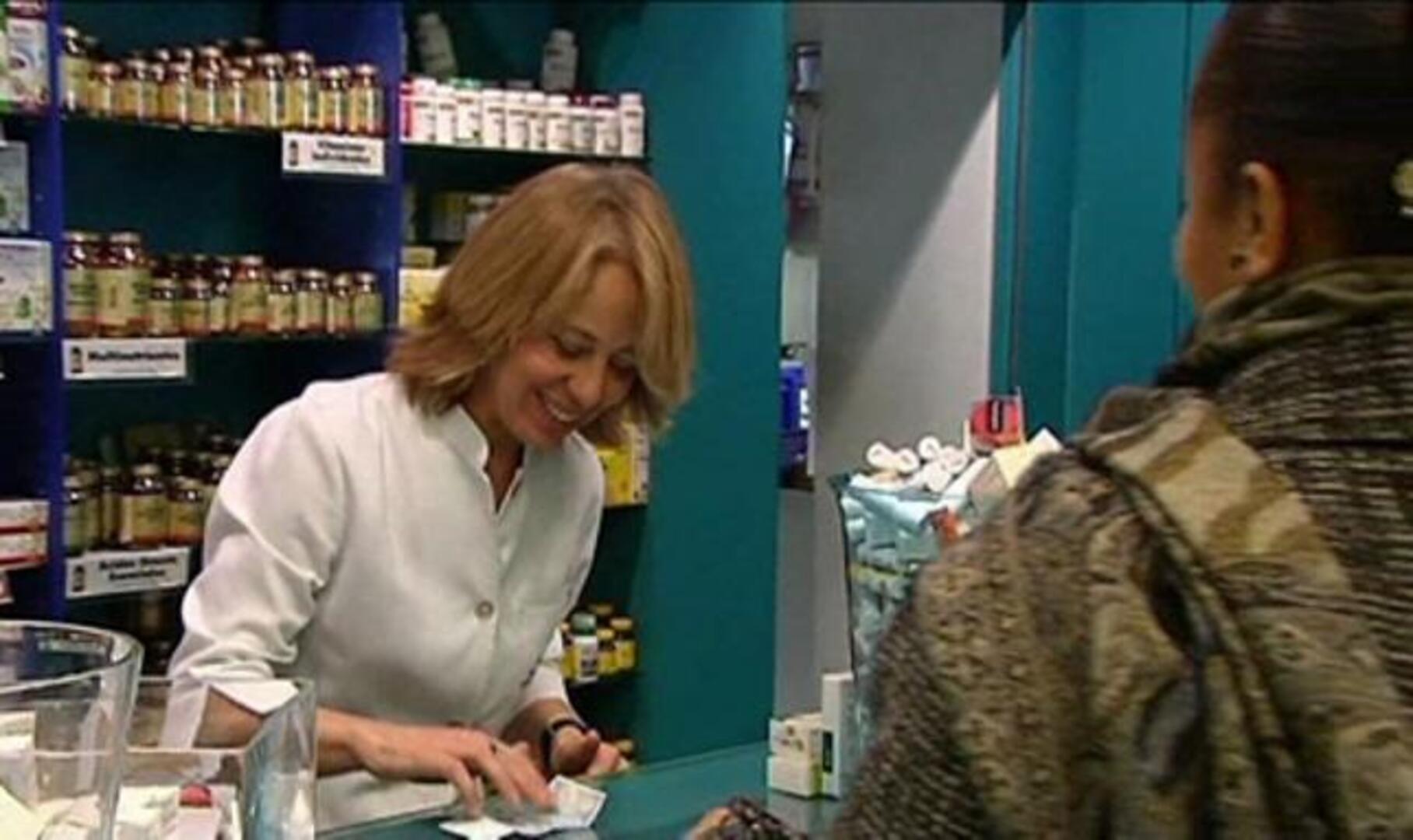 Mato propone a las comunidades excluir 456 fármacos de la financiación pública