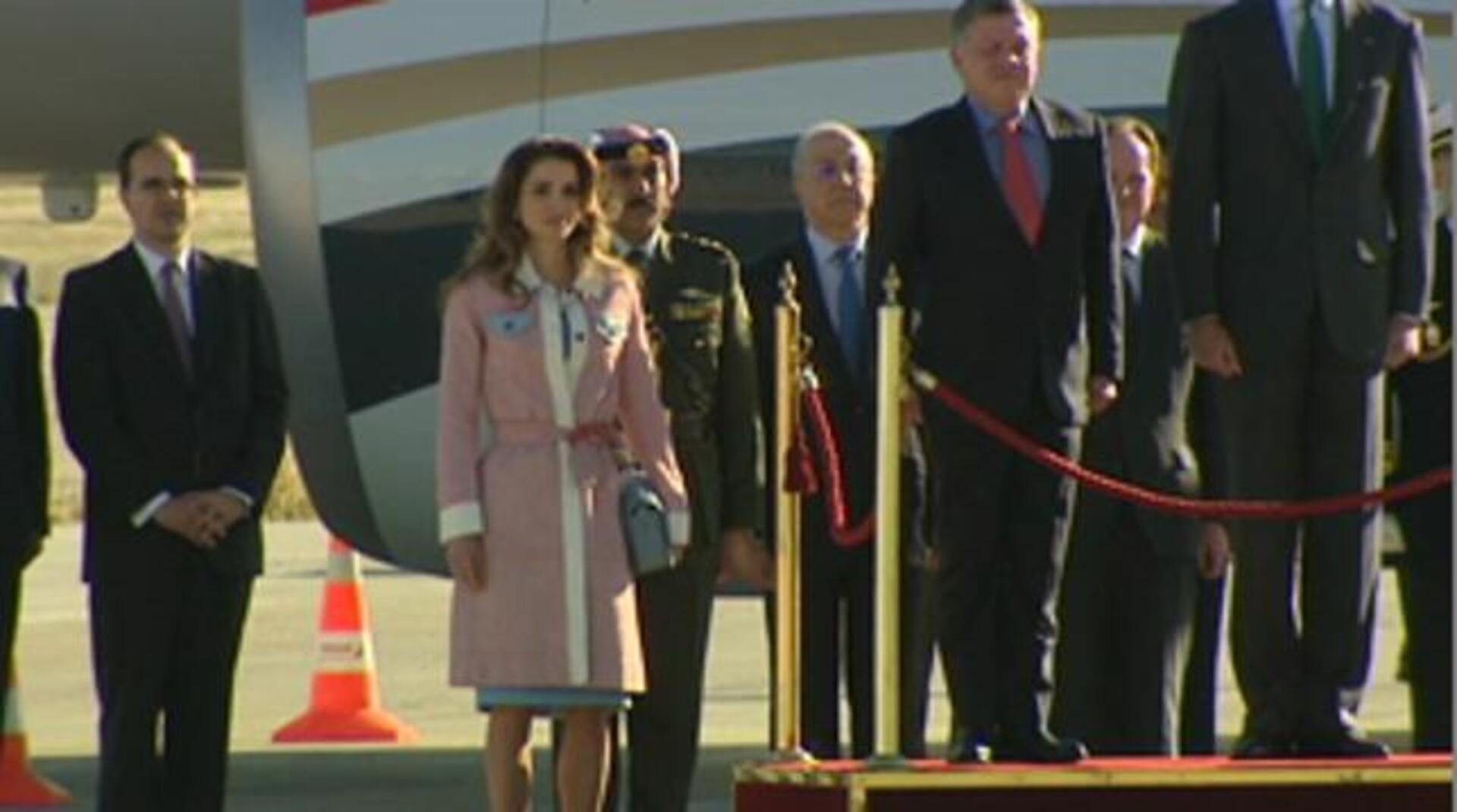 Los Reyes de España reciben a los de Jordania en el Pabellon de Estado del aeropuerto de Madrid