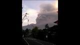 Las autoridades de Bali elevan la alerta de aviación al máximo ante la erupción del volcán Agung