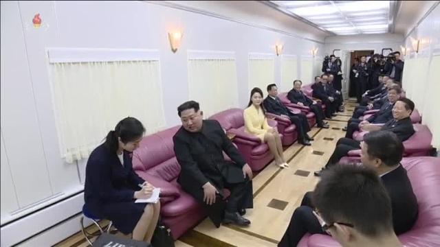 El líder norcoreano Kim Jong Un inaugura su propio tren