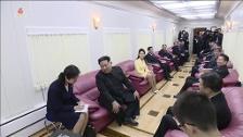 El líder norcoreano Kim Jong Un inaugura su propio tren