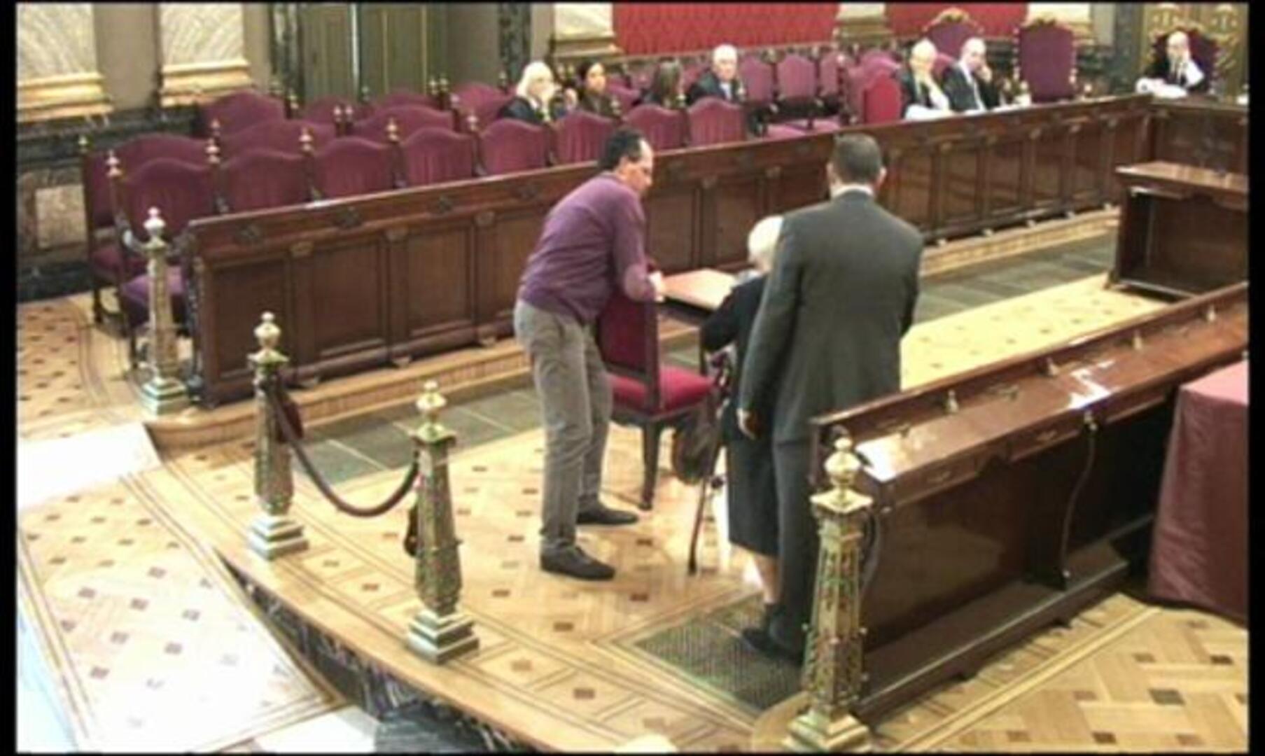 Víctimas del franquismo declaran en el Supremo que acudieron a Garzón «por justicia»