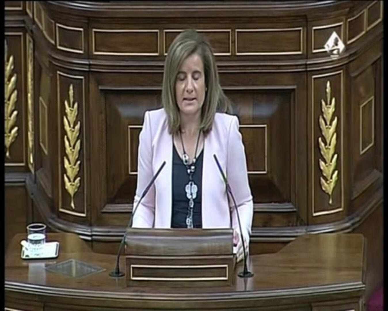 Báñez remarca que pensiones y prestaciones seguirán intactas pese a los recortes