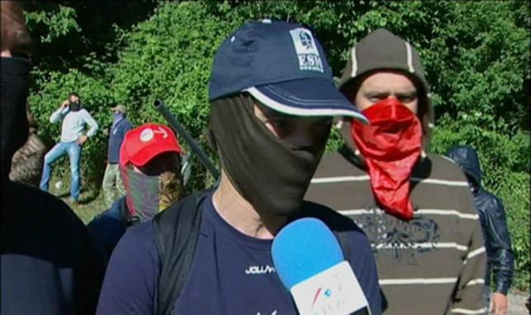 Cuatro policías y un fotógrafo heridos en una barricada de mineros asturianos