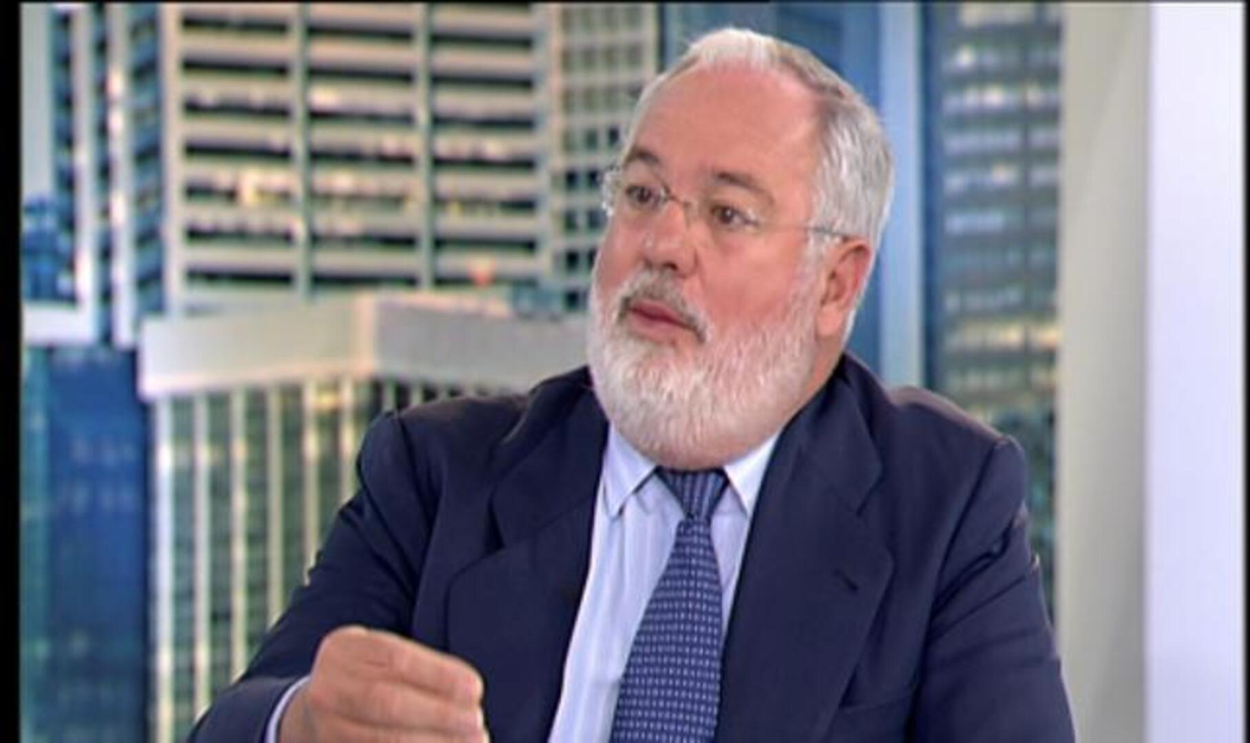 Cañete garantiza protección a los pescadores españoles en Gibraltar