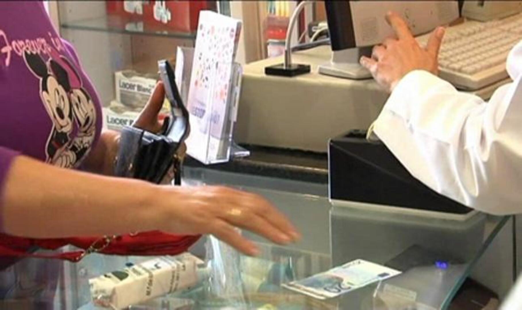 Fallos informáticos y baja asistencia a las farmacias caracterizan el primer día del copago