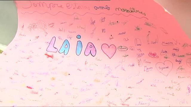 Centenares de vecinos de Vilanova se concentran para condenar el asesinato de la niña de 13 años