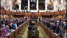 Minuto de silencio en el Parlamento canadiense por las 10 víctimas del atropello masivo de Toronto