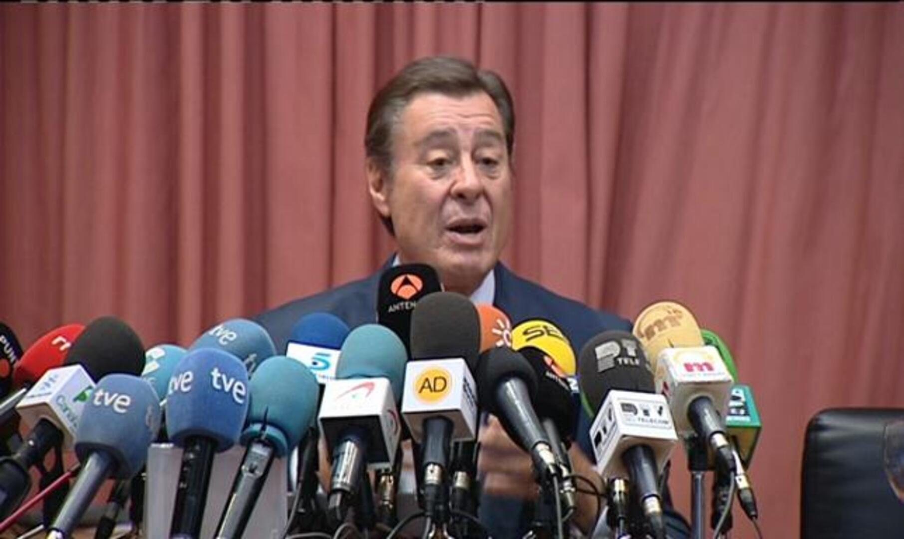 Bretón se queja de que la madre de sus hijos se niegue a hablar con él