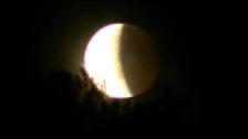 Las nubes empañan la observación de la luna de sangre