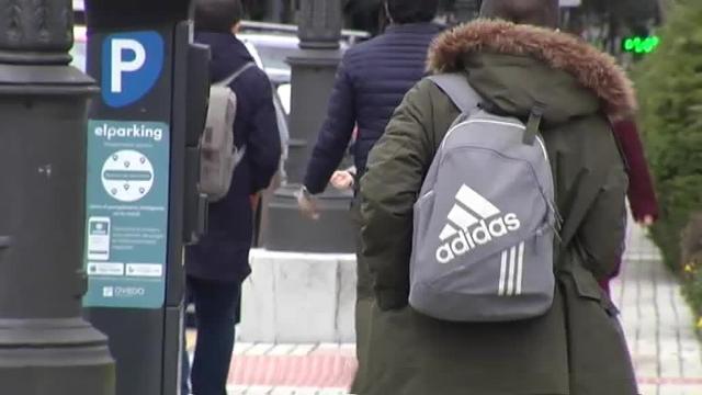 &quot;Padres helicóptero&quot; o cómo sobreproteger (peligrosamente) a los hijos