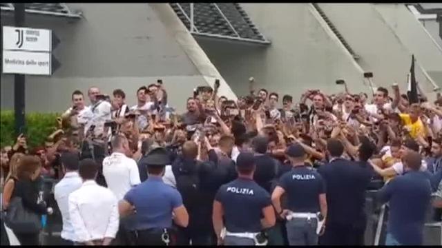 El reconocimiento médico de Cristiano Ronaldo desata la locura en Turín