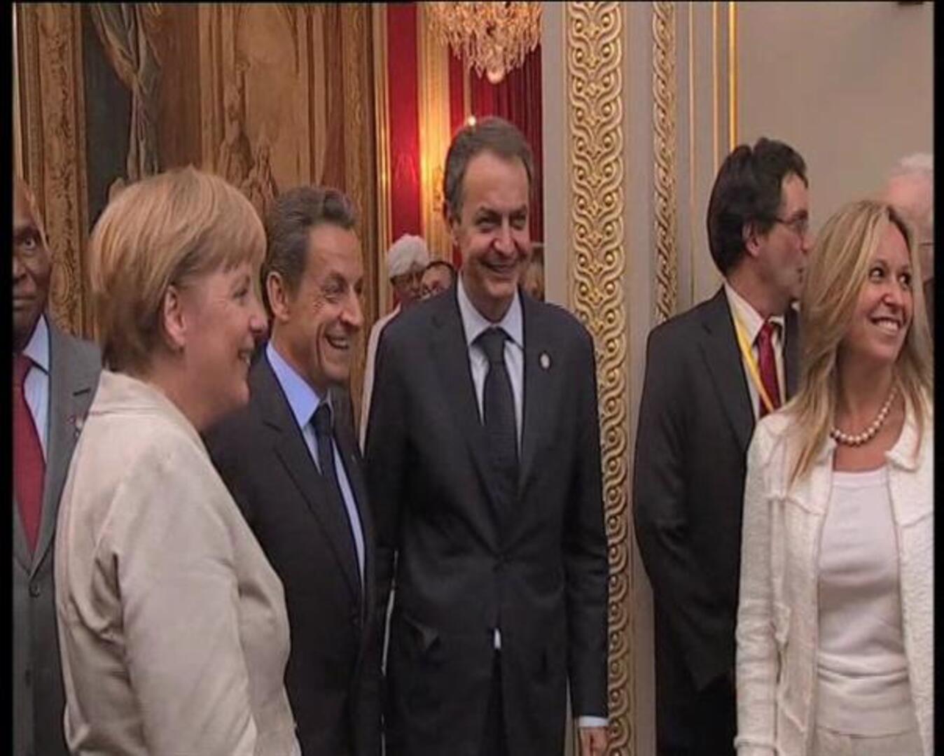 Merkel felicita a Zapatero por la reforma constitucional del déficit