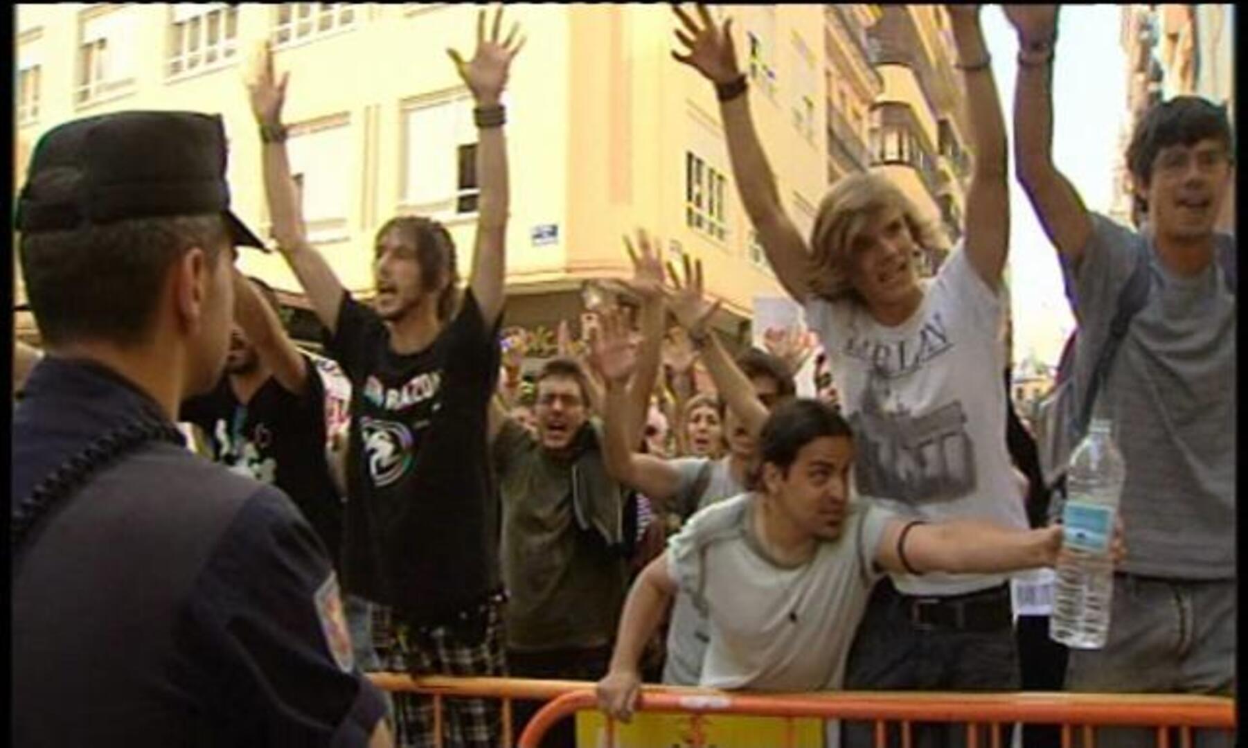 La Policía detiene a cinco «indignados» tras una carga en Valencia