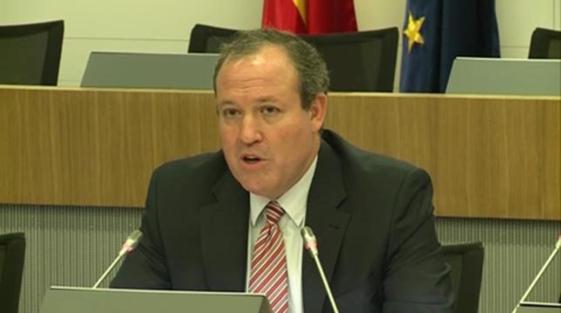 Otra vez el baile de cifras: patronal y sindicatos «solo» difieren en 65 puntos