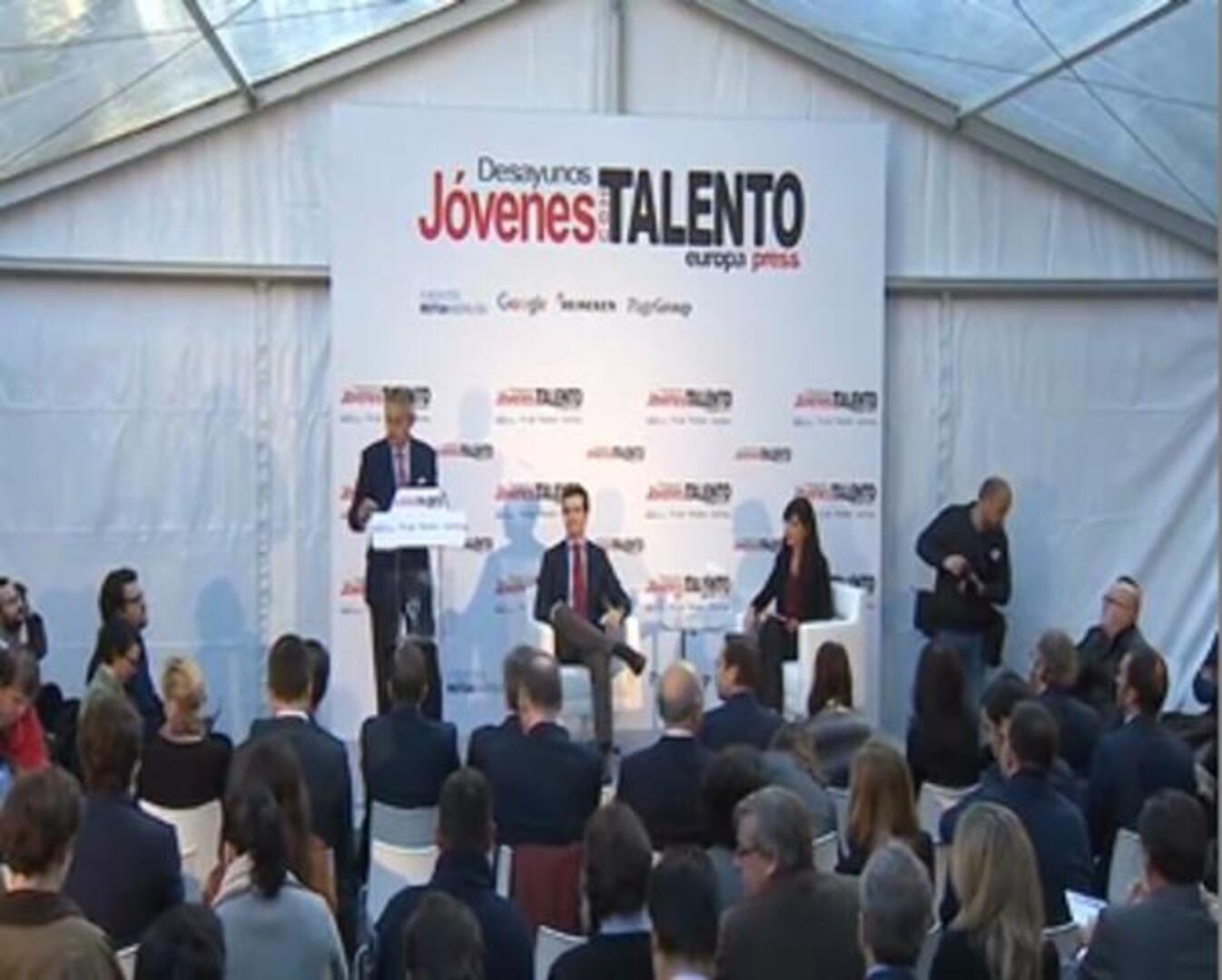 Pablo Casado: «Las alcaldesas del cambio solo hacen magdalenas y ponen pancartas»