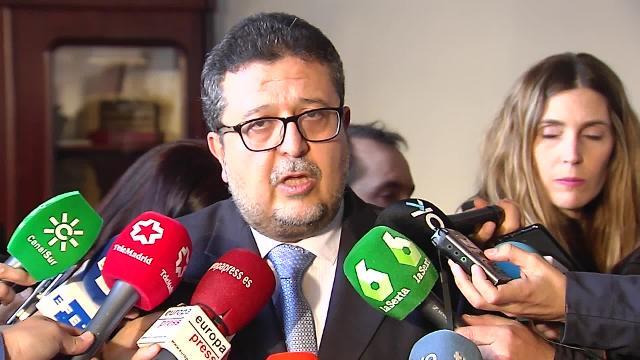 Vox dice que el cambio es un &quot;taburete de tres patas&quot;