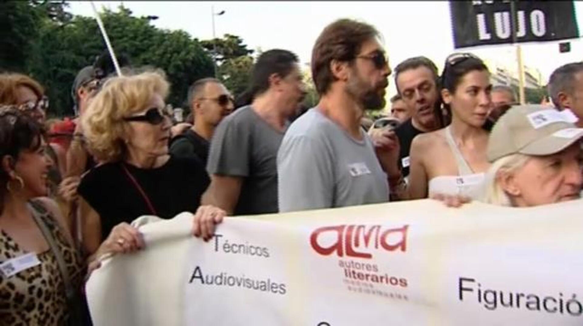 La familia Bardem lidera la concentración cultural contra la subida del IVA
