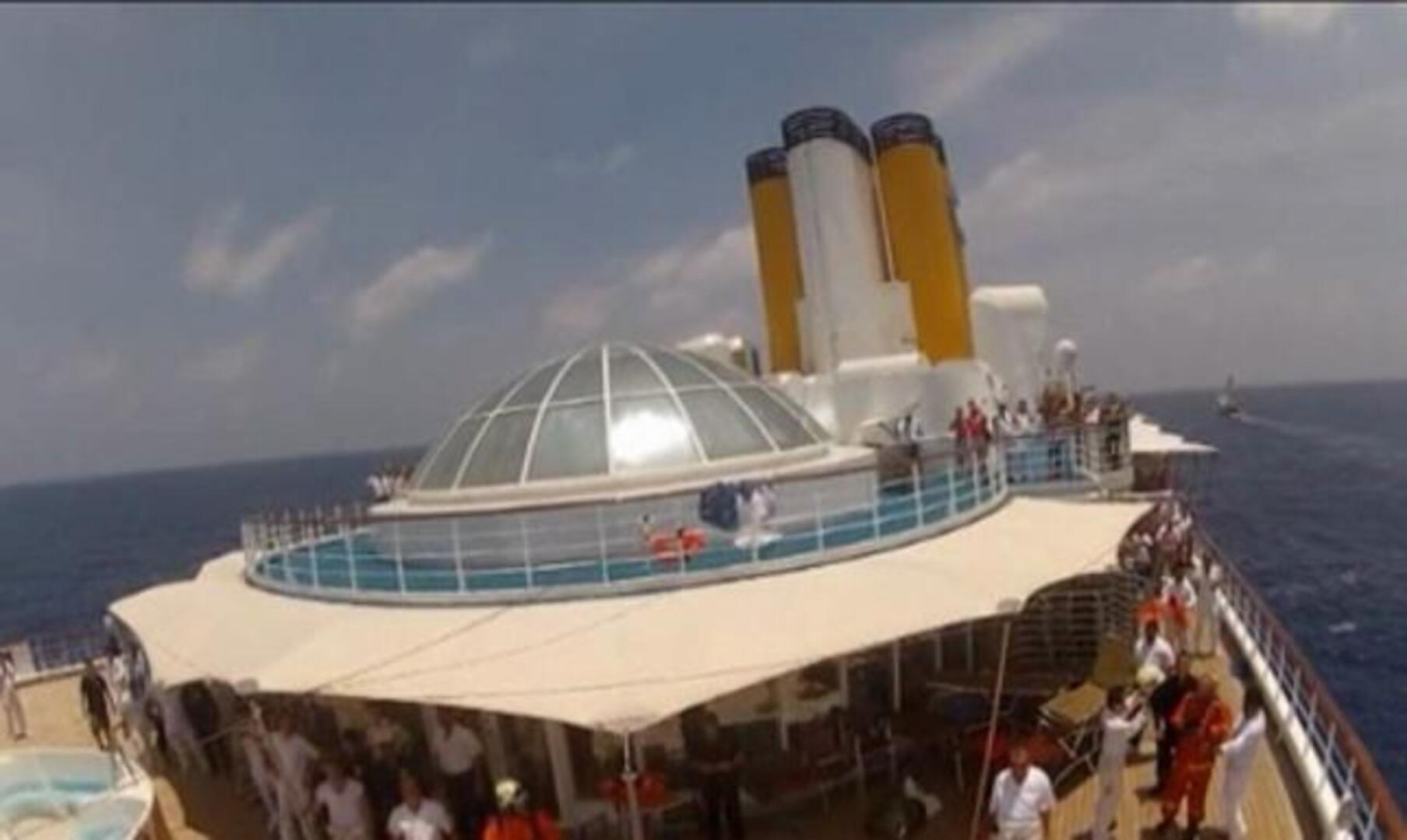 «Mis padres están en el Costa Allegra y no sabemos nada»