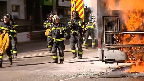 Espectacular incendio de un autobús en Madrid