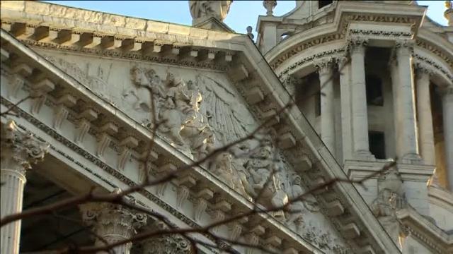 La exenfermera Sarah Elisabeth Mullally, de 55 años, se ha convertido en la primera obispa de Londres