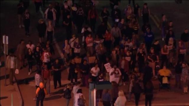 Gritos de &quot;¡Justicia ya!&quot; en Pittsburgh tras la muerte de un joven negro a manos de la policía