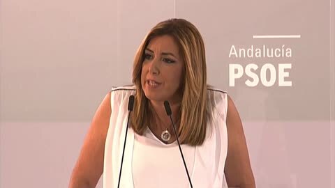 Pedro Sánchez, a su salida de la sede del PSOE, en la calle Ferraz, la noche del jueves