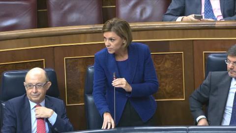 Rufián, a Cospedal: «Salga a la calle y diga a la gente que coma balas y duerma en tanques»